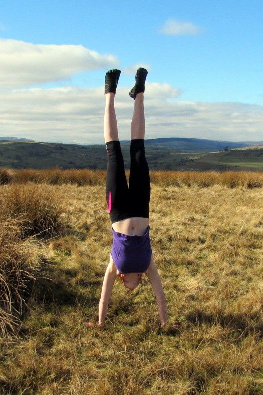 Freet 4+1 - Handstand