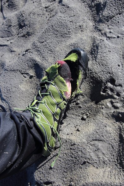 Inov-8 BareGrip 200 - Holes on the beach