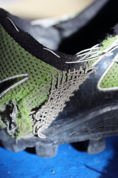 Inov-8 BareGrip 200 - Darning and repairs