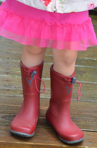 Are There Barefoot Rubber Rain Boots For Kids?